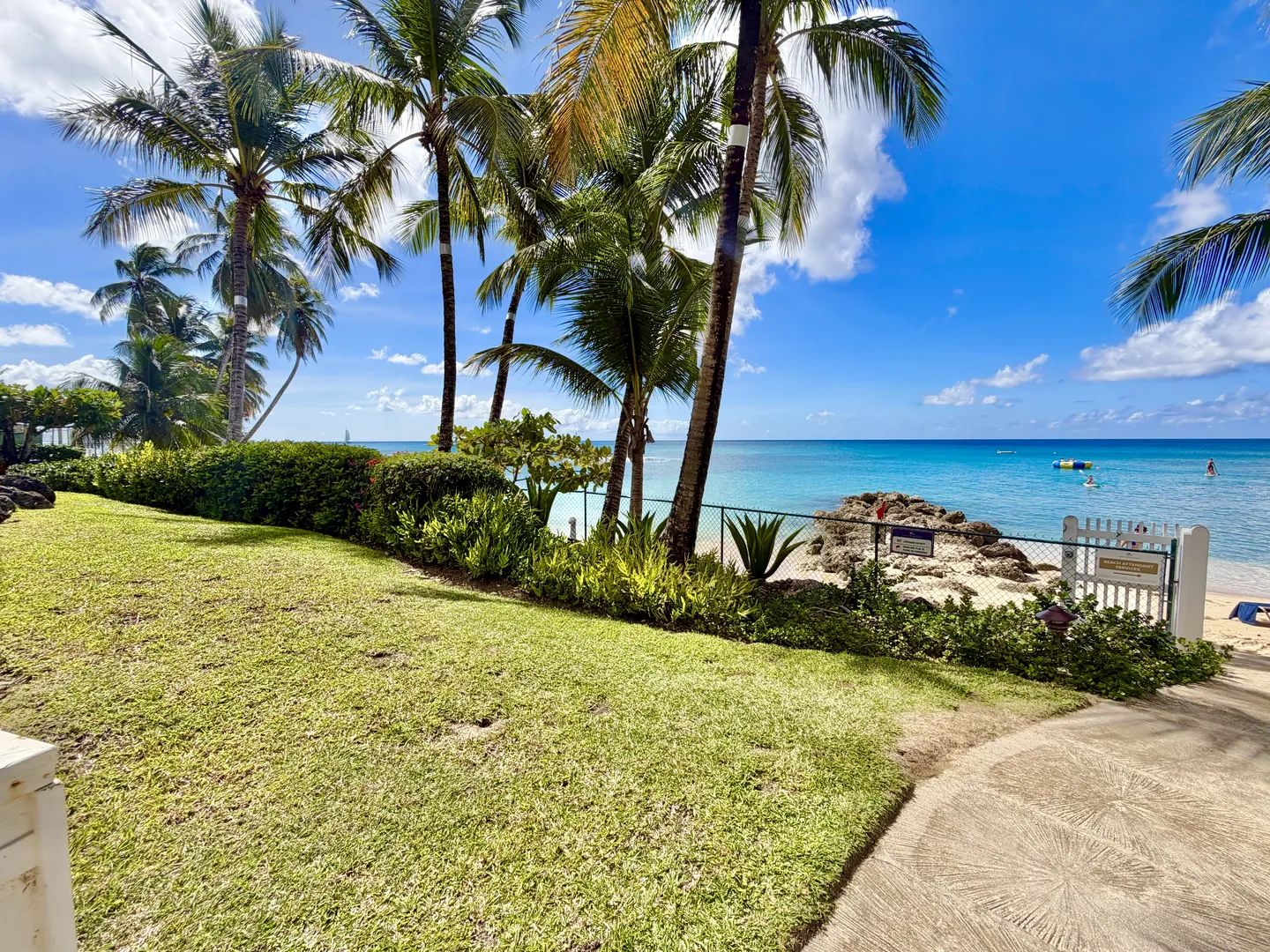 White sand beach on the Barbados Platinum Coast