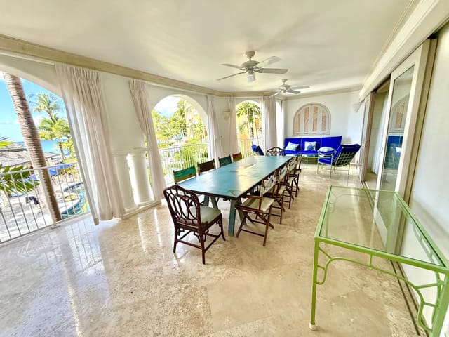 Outdoor dining area on the terrace